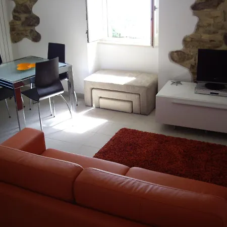 Apartament Sea View 10 Minute Walk To The Sea